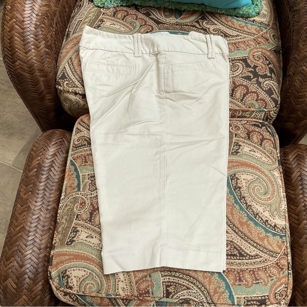 Ann Taylor signature ladies shorts. EUC.